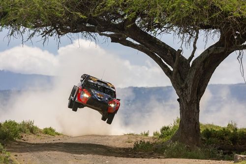 WRC Kenia: Tanak pierde su enorme ventaja y Evans es el nuevo líder