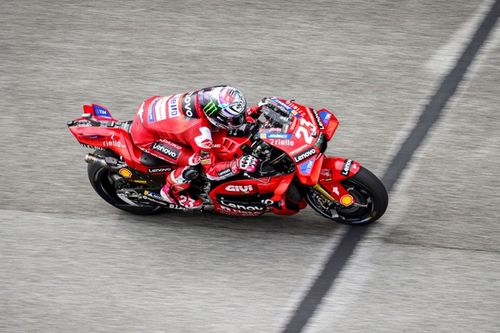 Bastianini: Tengo que intentarlo todo contra Márquez