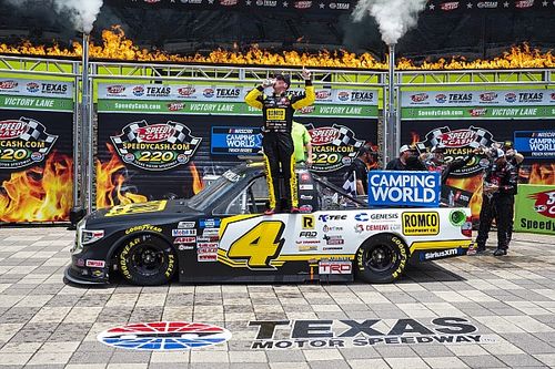 Nemechek uciekł Elliottowi