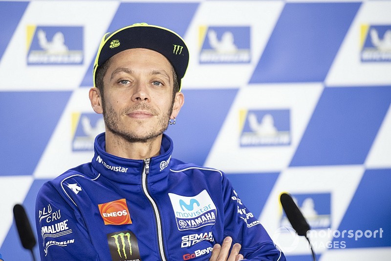 Rossi: "Una semana después de Japón, no hay noticias de <b>Yamaha</b> ...