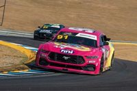 NASCAR Brasil: Barrichello se envolve em acidente com Camilo, vence em Mogi e garante título do Campeonato Brasileiro