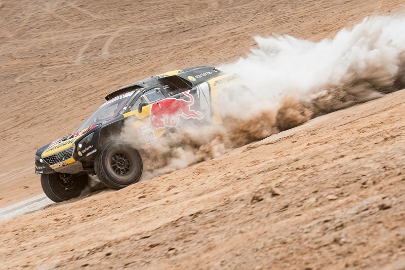 Loeb gana la quinta del Dakar y Al-Attiyah llega el descanso como líder