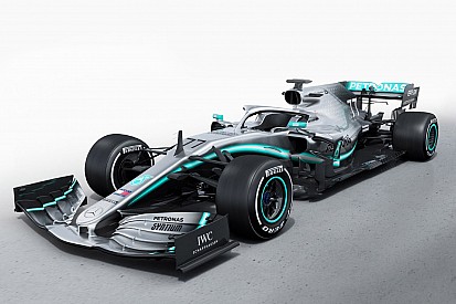Галерея: новий болід Mercedes W10 для сезону Ф1 2019 року