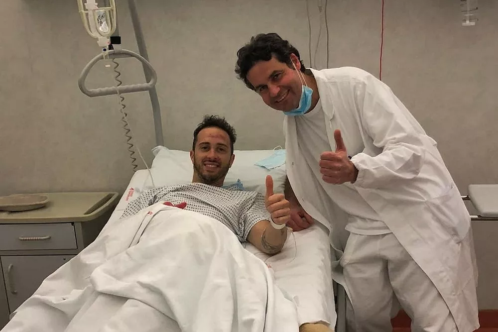 Andrea Dovizioso, operaci&oacute;n de mu&ntilde;eca