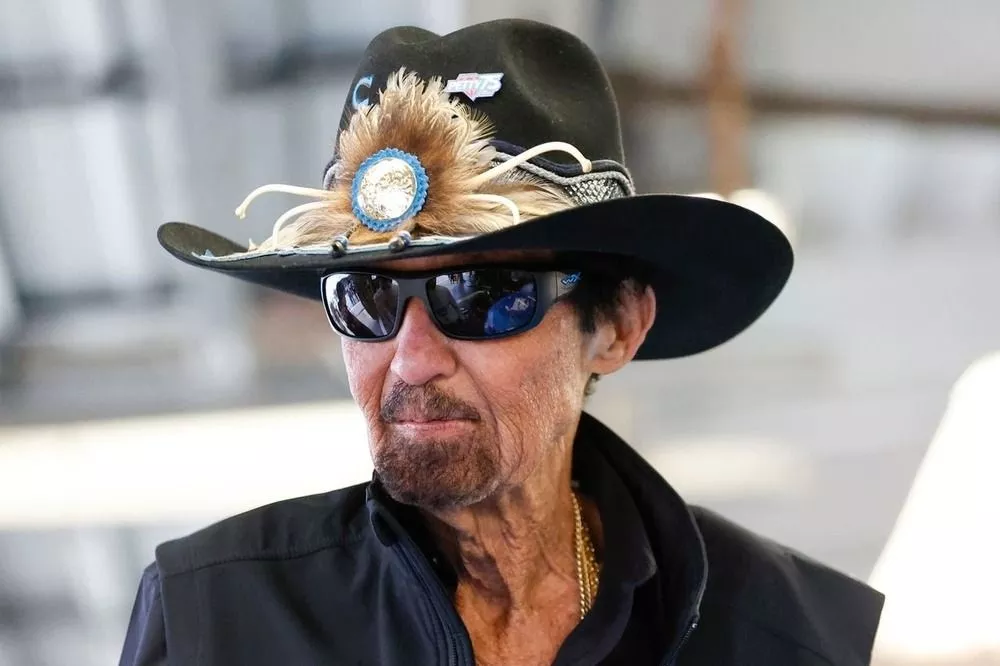 richard-petty-jimmie-johnson-l