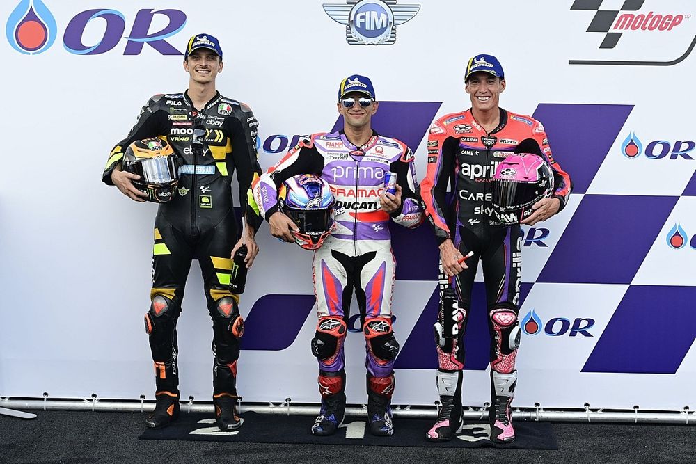 Top3 clasificados: segundo Luca Marini, VR46 Racing Team, ganador de la pole Jorge Martín, Pramac Racing, tercero Aleix Espargaró, Aprilia Racing Team