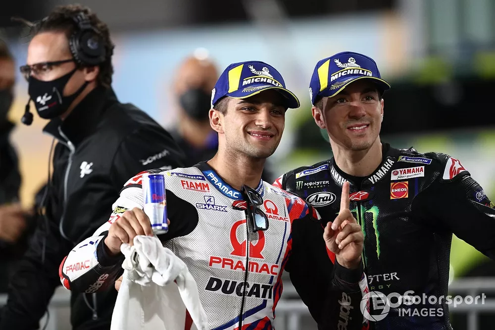 Ganador de la pole Jorge Martin, Pramac Racing, Maverick Viñales, Yamaha Factory Racing parc ferme