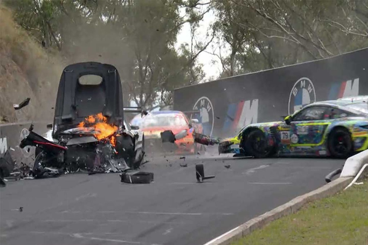 Ральф Арон попал в больницу после того, как выздоровел после крушения 27G в Батерсте Ральф Арон попал в больницу после того, как выздоровел после крушения 27G в Батерсте