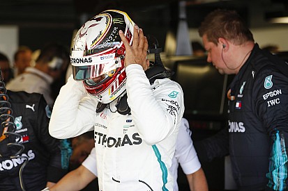 Hamilton exalta reuniões “críticas” da Mercedes