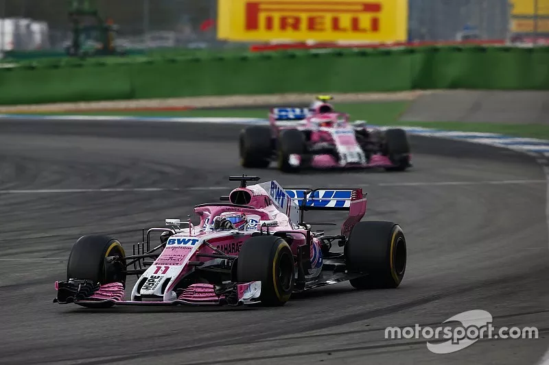 Sergio Perez, Force India VJM11, voor Esteban Ocon, Force India VJM11