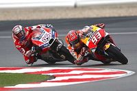 M&aacute;rquez ya certific&oacute; dos t&iacute;tulos en Valencia; Dovizioso perdi&oacute; uno