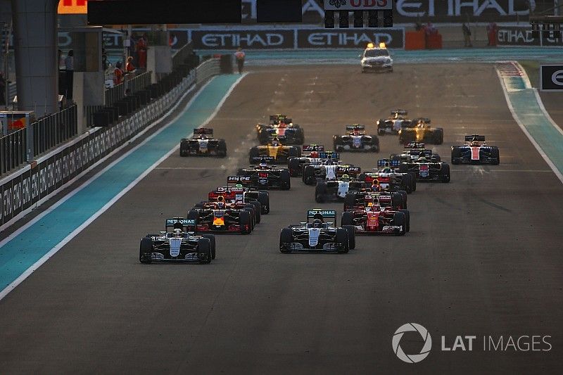 Lewis Hamilton, Mercedes F1 W07 Hybrid, leads Nico Rosberg, Mercedes F1 W07 Hybrid, Kimi Raikkonen, 