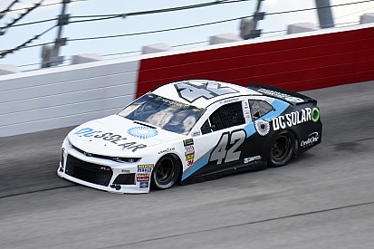 Kyle Larson in strategy play takes Stage 2 win over Keselowski