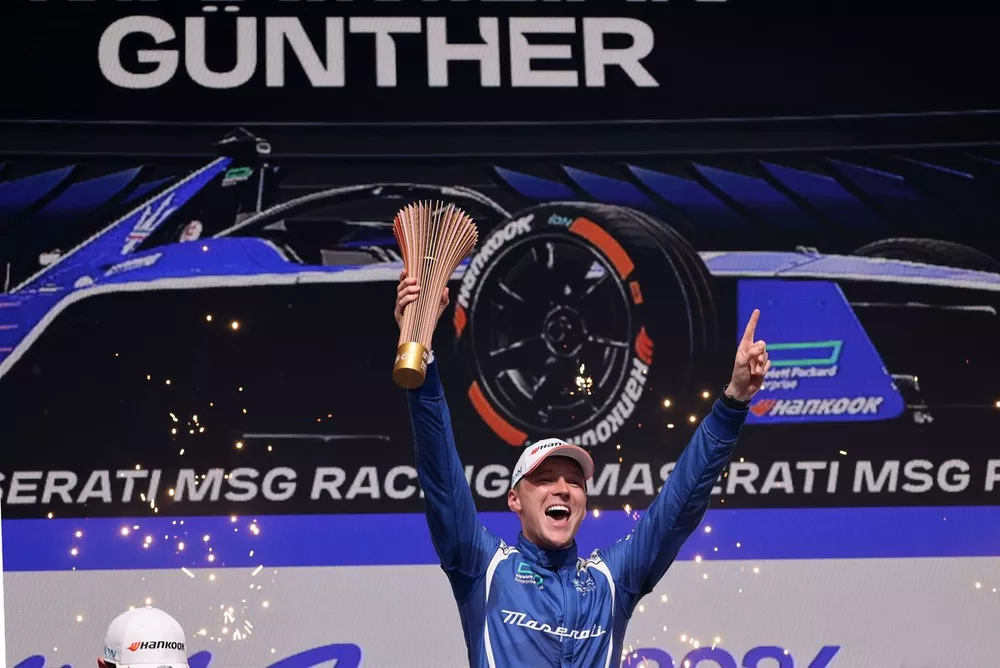 Podium: Race winner Maximilian Günther, Maserati Racing