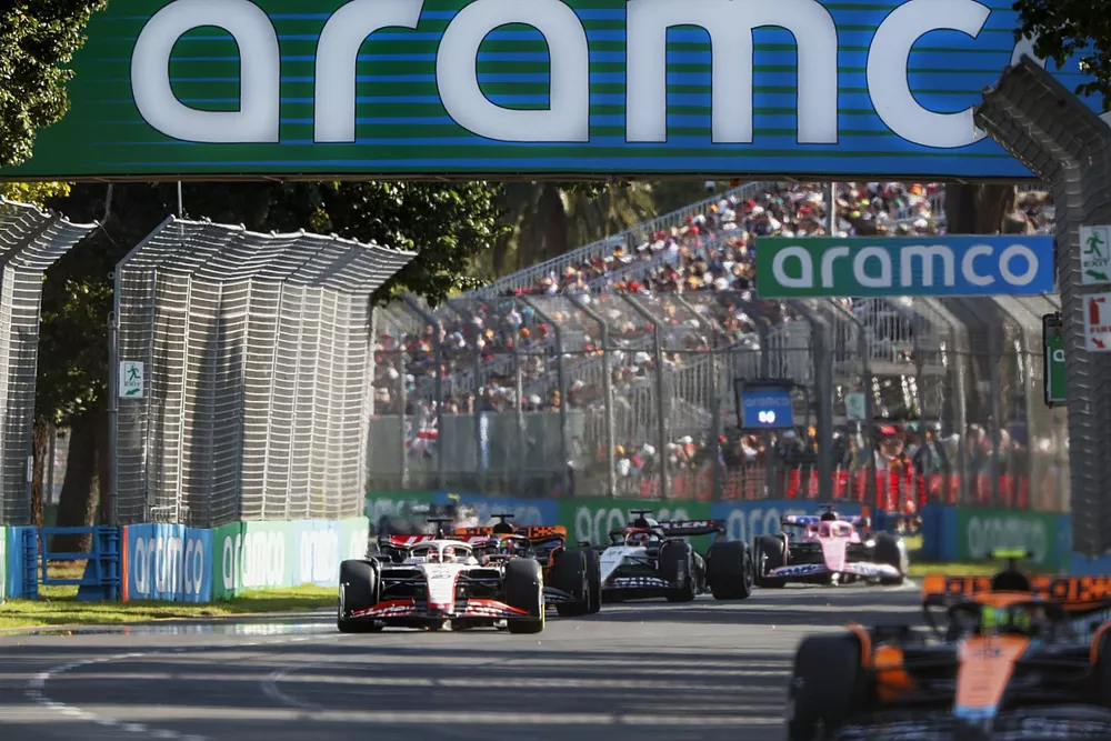 Kevin Magnussen, Haas VF-23, Oscar Piastri, McLaren MCL60, Nyck de Vries, AlphaTauri AT04