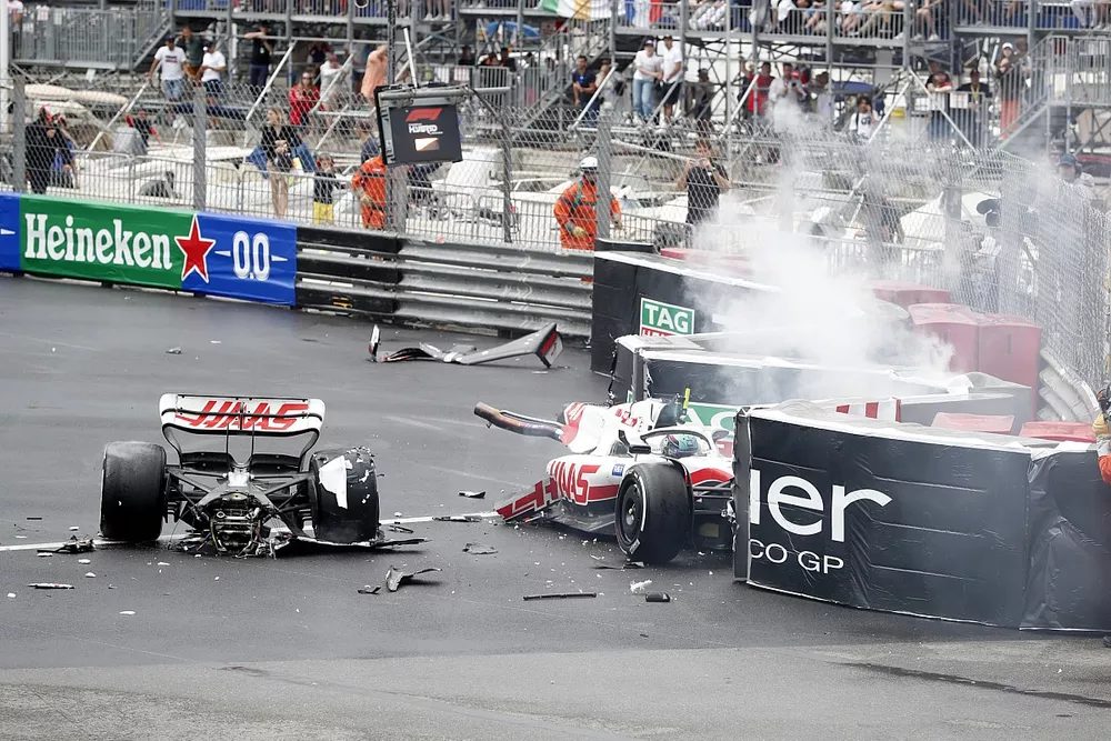 Mick Schumacher, Haas VF-22 crash