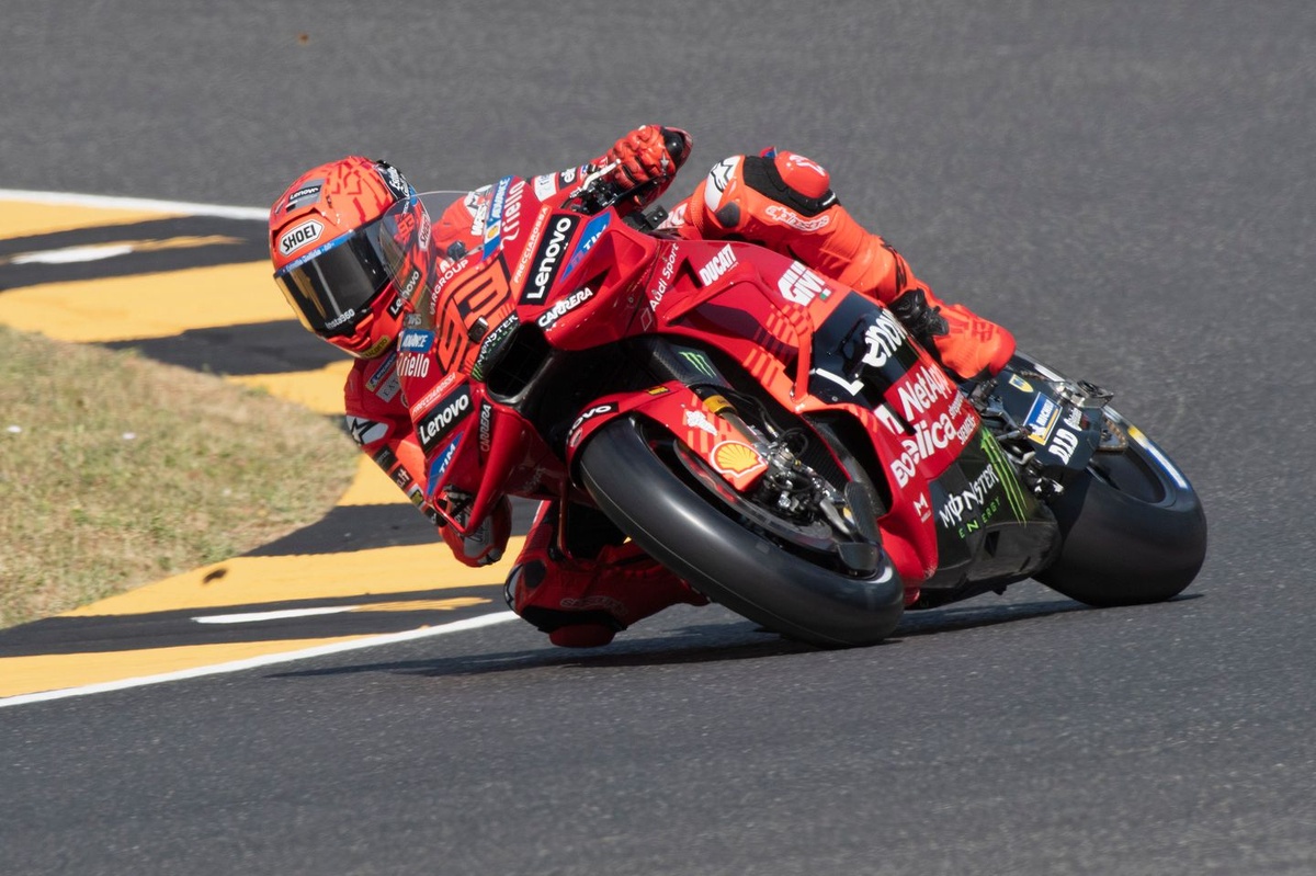 MotoGP | Marquez firma la sua 100° pole al Mugello, ma Bagnaia è ad un soffio