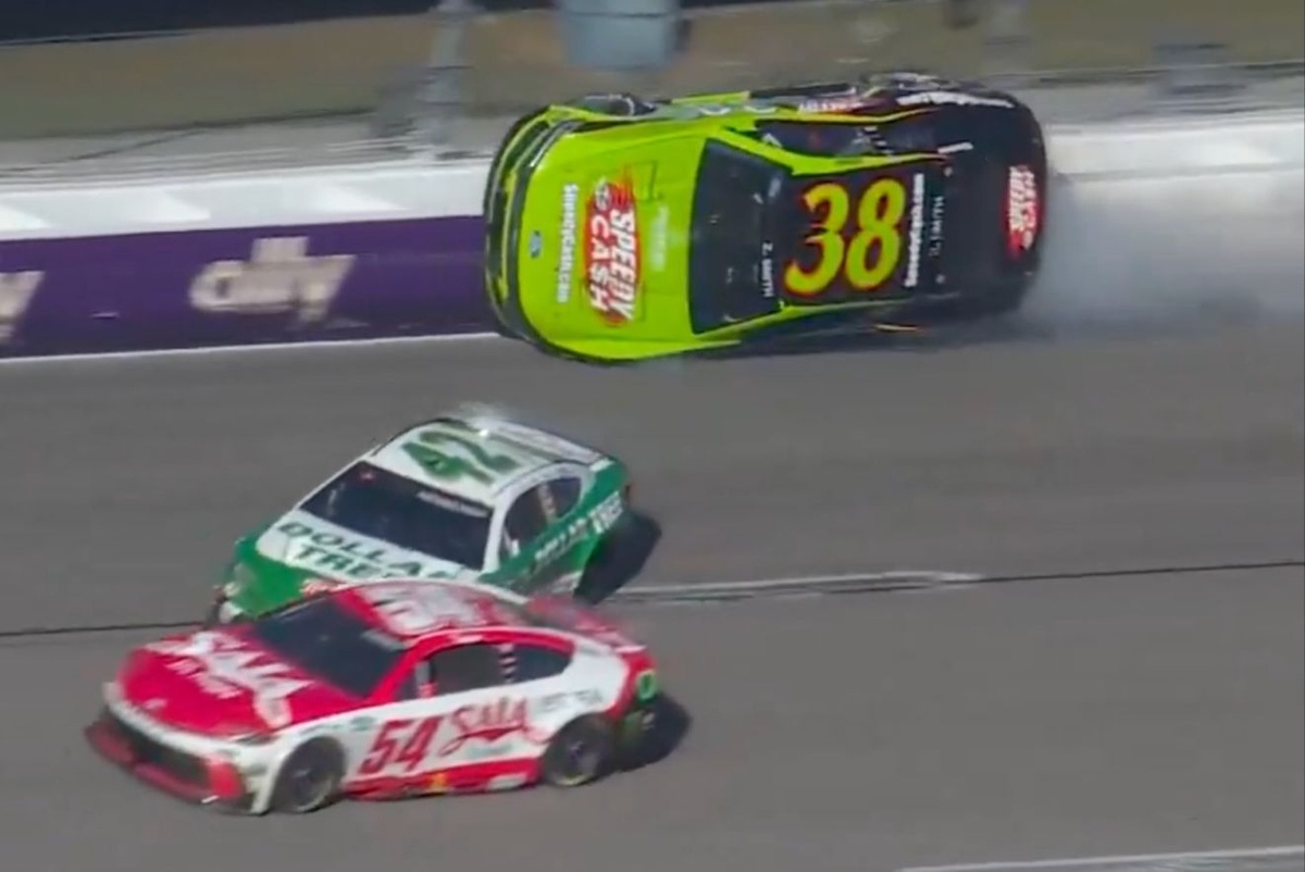 Zane Smith rides wall then flips in terrifying Kansas NASCAR crash