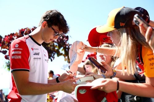 C&oacute;mo una IA de Oliver Bearman podr&iacute;a ayudar a Haas F1 a entender a sus fans