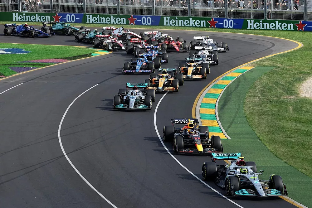 Lewis Hamilton, Mercedes W13, Sergio Pérez, Red Bull Racing RB18, George Russell, Mercedes W13, Lando Norris, McLaren MCL36, Daniel Ricciardo, McLaren MCL36