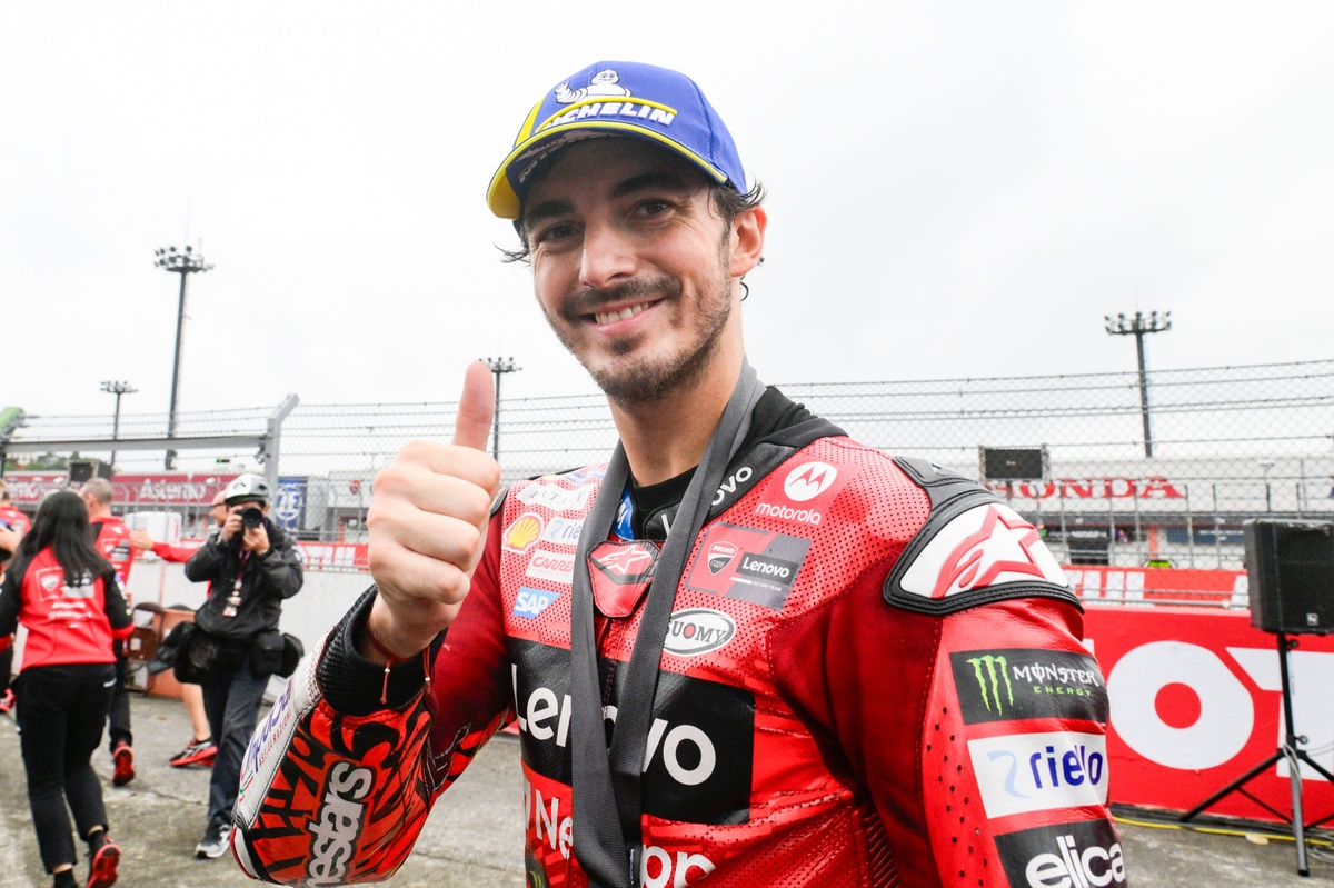 バニャイア サイン入りニースライダー PECCO BAGNAIA MotoGP すべて