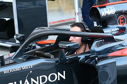 Jenson Button testet Halo-Cockpitschutz für McLaren in Monza