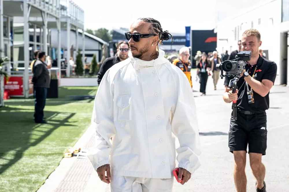 Lewis Hamilton arrives at F1 Canadian GP in striking all-white