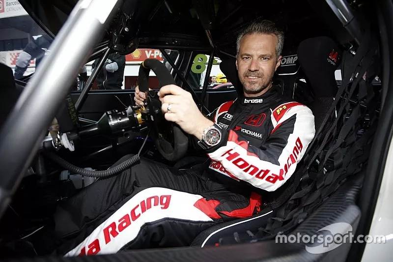 #18 Tiago Monteiro, Boutsen Ginion Racing Honda Civic Type R TCR