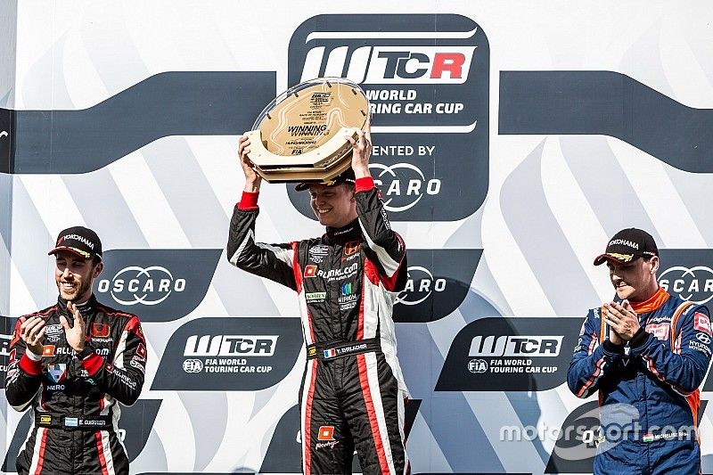 Podio: Ganador de la carrera Yann Ehrlacher, ALL-INKL.COM M&uuml;nnich Motorsport Honda Civic Tipo R TCR, segundo lugar Esteban Guerrieri, ALL-INKL.COM M&uuml;nnich Motorsport Honda Civic Tipo R TCR, tercer lugar Norbert Michelisz, BRC Racing Team Hyundai i30 N TCR