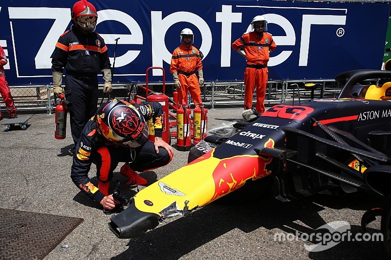 Verstappen akui terlalu ngotot di awal F1 2018