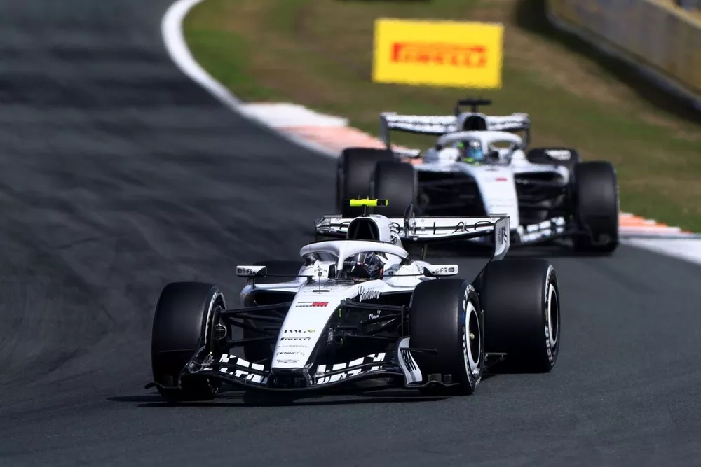 Otmar Szafnauer raises concern over Cadillac's "suboptimal" split US-UK ...