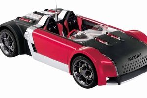 El roadster de Suzuki con motor de moto y prestaciones absurdas