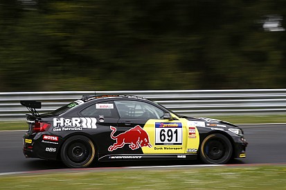 VLN: Alexander Mies und Michael Schrey bleiben Tabellenführer