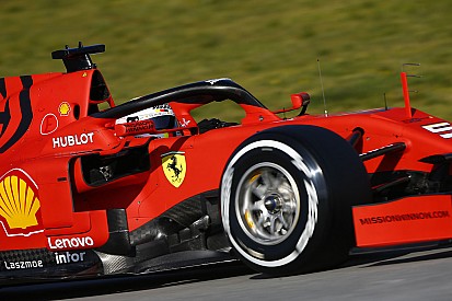 Vettel vezeti az első tesztnapot a Ferrarival Barcelonában, Räikkönen 4.