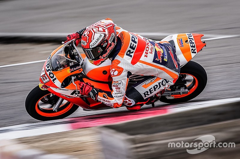 VÍDEO: A uma semana de teste, Márquez volta a andar de moto