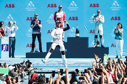 Bird se impone bajo el calor de Santiago