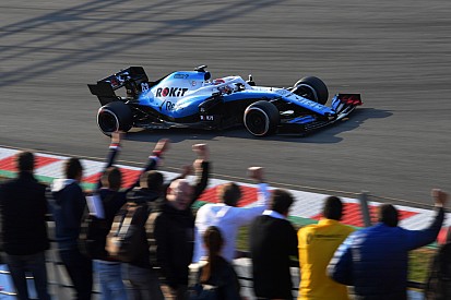 Egy egészen különleges hátsó szárnyat kapott a Williams: tisztelet!