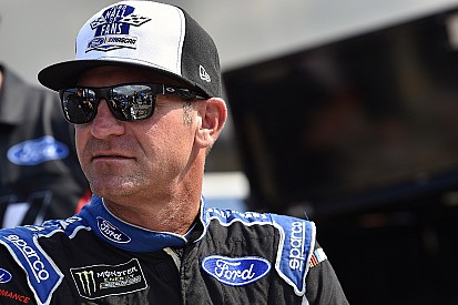 Clint Bowyer marca el ritmo en la práctica del viernes en Atlanta con Suárez en 10°