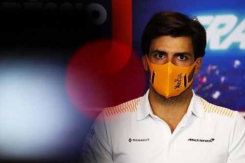 Sainz zirytowany pytaniami o Ferrari