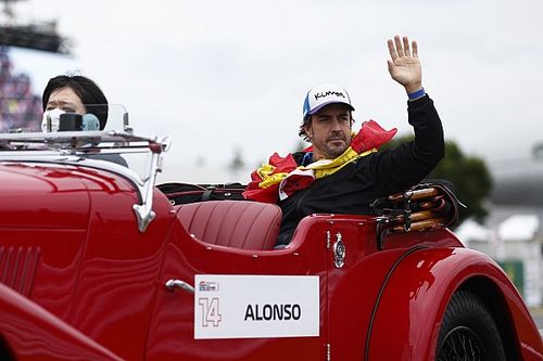 Alonso quiere "hablar con la FIA" para entender qué pasó en Suzuka
