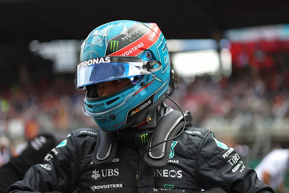 George Russell, Mercedes-AMG, en la parrilla