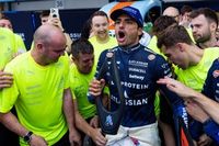 La historia detrás de la viral pegatina del unicornio de Sainz en Bakú