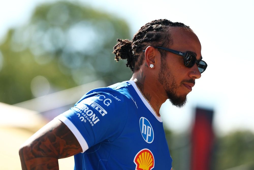 Oliver Bearman elogia Lewis Hamilton como o modelo 'mais gentil' no grid da F1