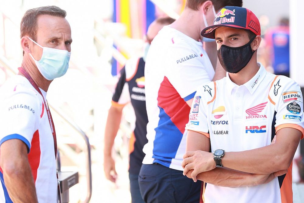 Alberto Puig, director del equipo Repsol Honda, Marc M&aacute;rquez, equipo Repsol Honda