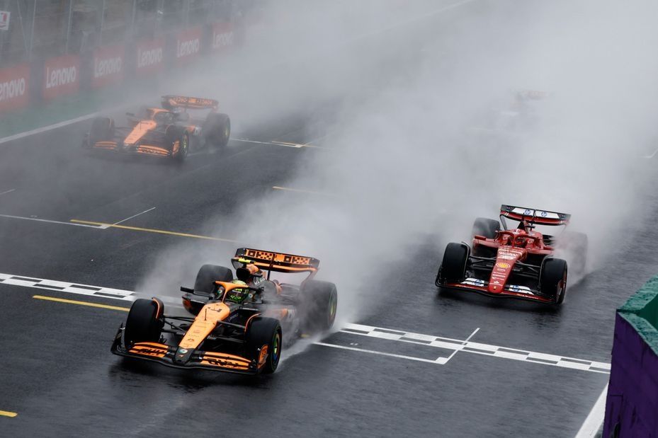 Lando Norris, McLaren MCL38, Charles Leclerc, Ferrari SF-24, Oscar Piastri, McLaren MCL38