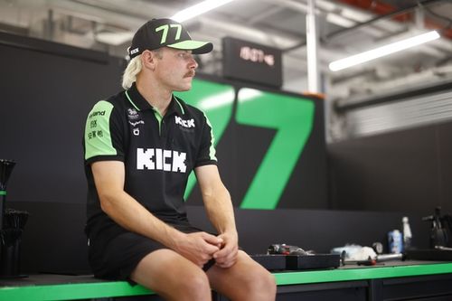 Bottas no deja que el "peor escenario posible" acabe con su etapa en F1