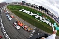 La lluvia pone en pausa la Daytona 500 poco después de la bandera verde 