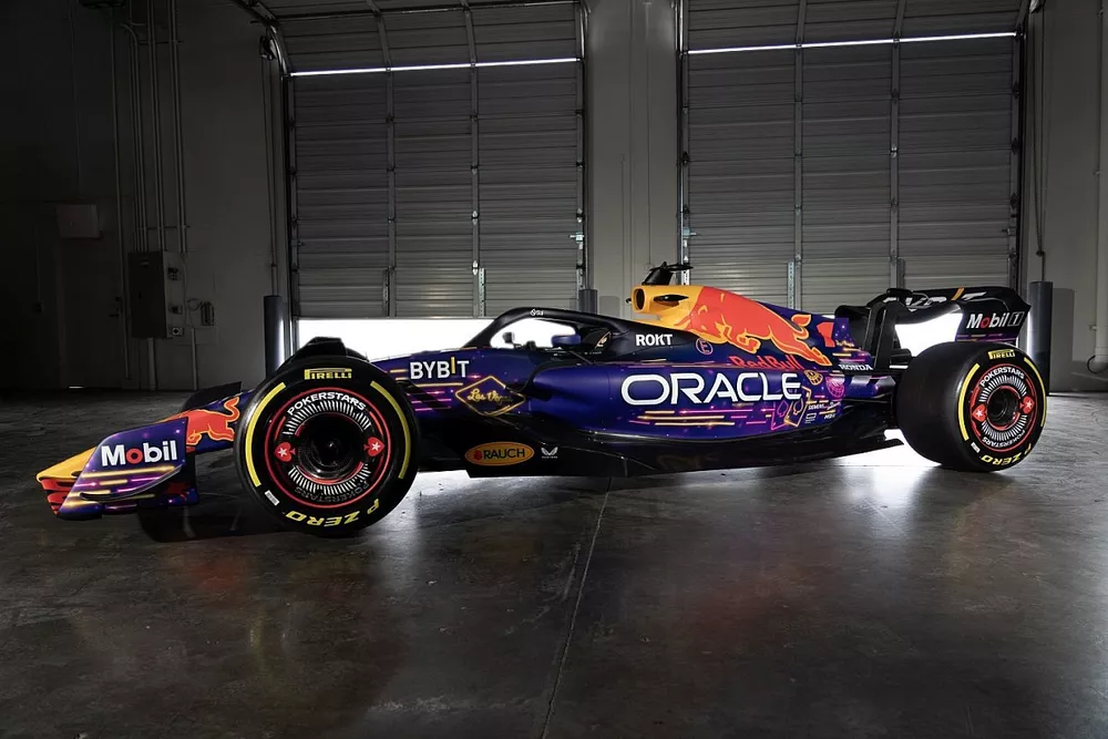 Decoración especial del Red Bull Racing RB19 para el GP de Las Vegas