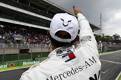 Pole de Hamilton en Brasil por delante de Vettel