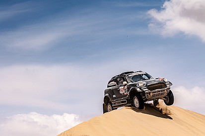 Roma: "Tiene mérito que en un Dakar para buggies haya dos 4x4 arriba"